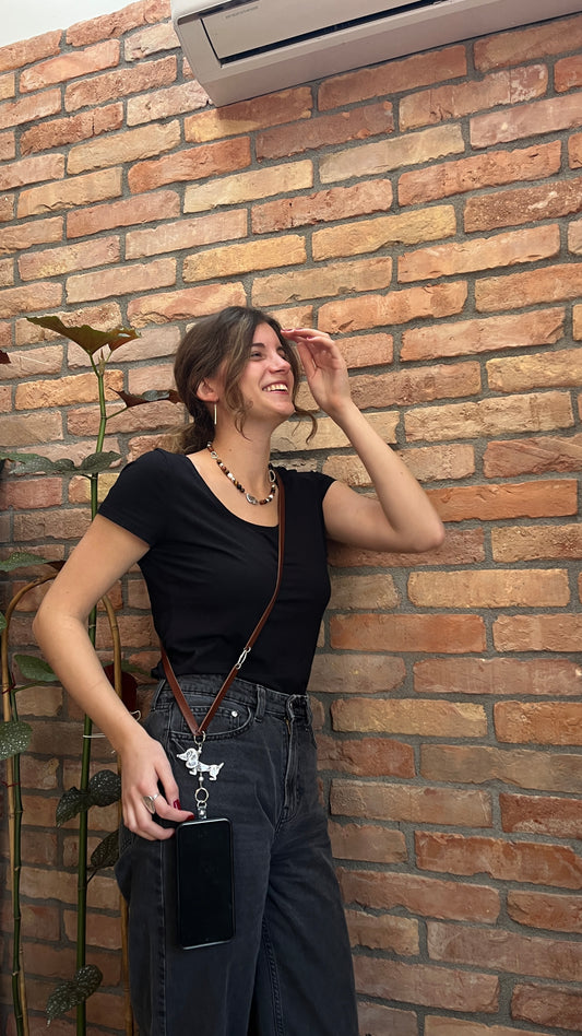 Tacsi vállra akasztható valódi bőr telefontartó