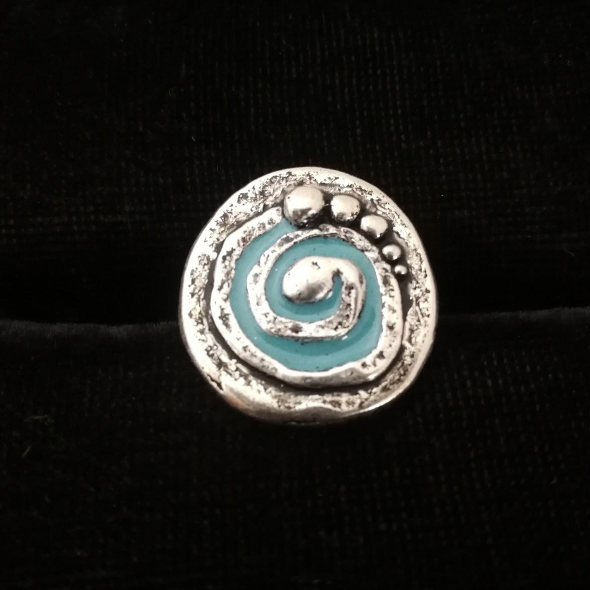 Spirál pöttyökkel gyűrű