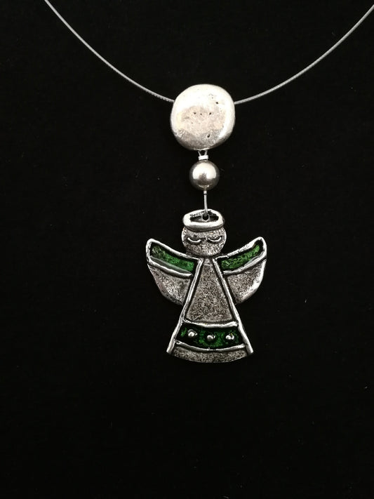 Big angel necklace on the ridge