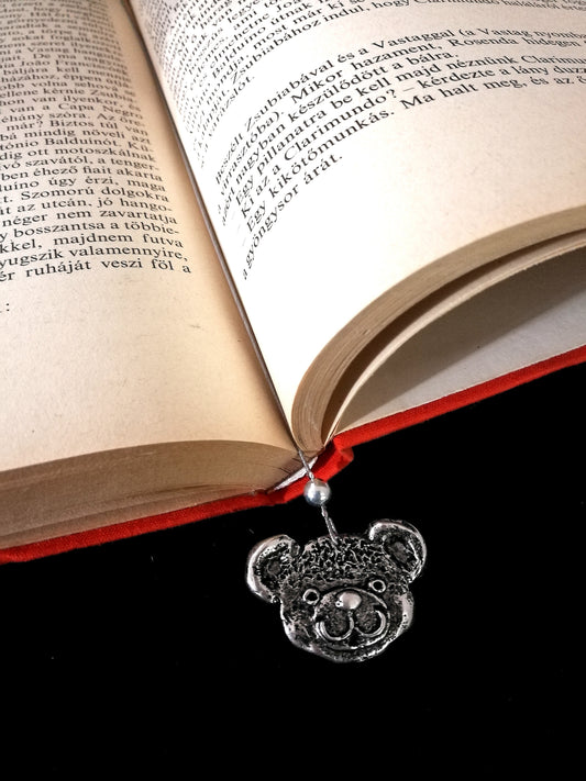 Macifej könyvjelző