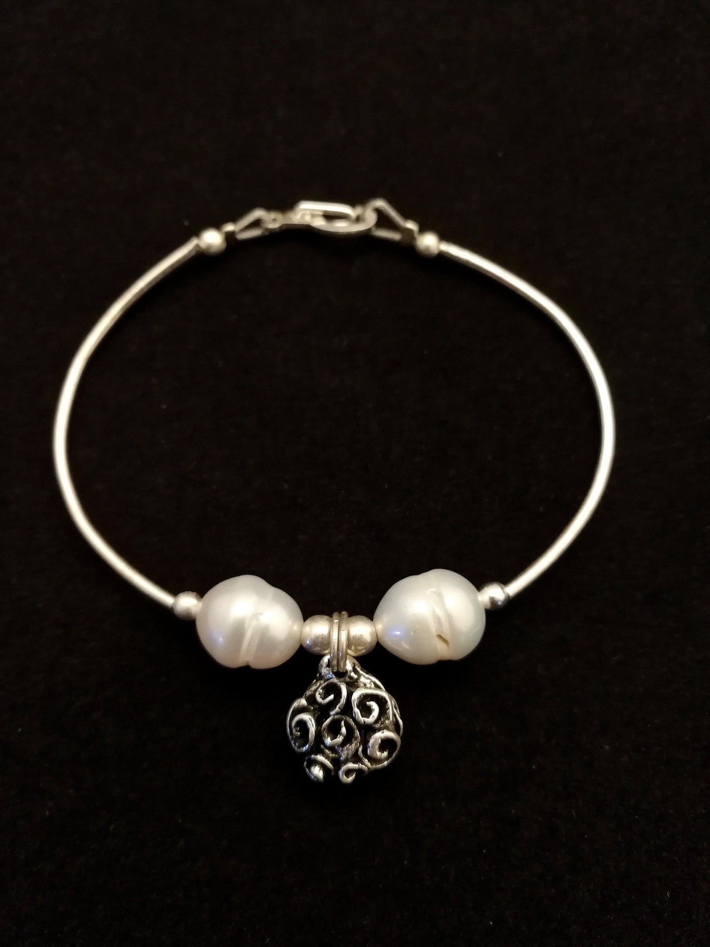 Gyöngyös-rózsás karkötő - Orsiékszer