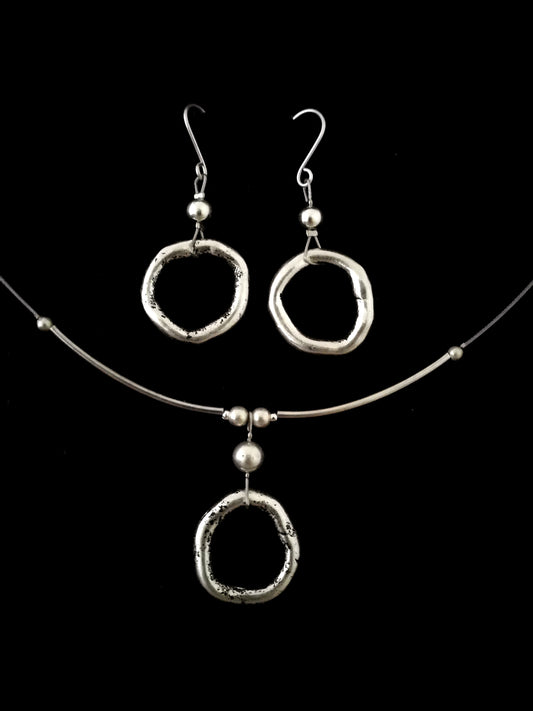 Karika nagy fülbevalóval kollekció