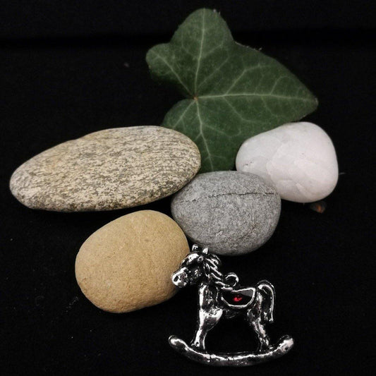 Hintaló kitűző - Orsiékszer