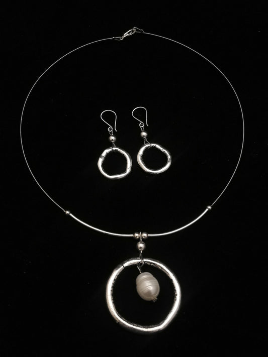 Nagy karika gyönggyel kollekció