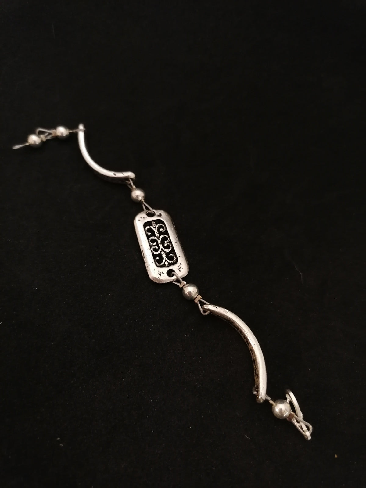 Áttört ezüst karkötő