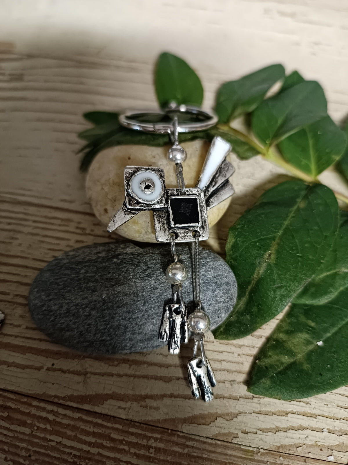 Lógó lábú csucsu táskadísz