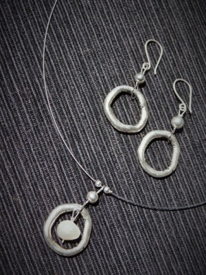 Karika gyönggyel kollekció