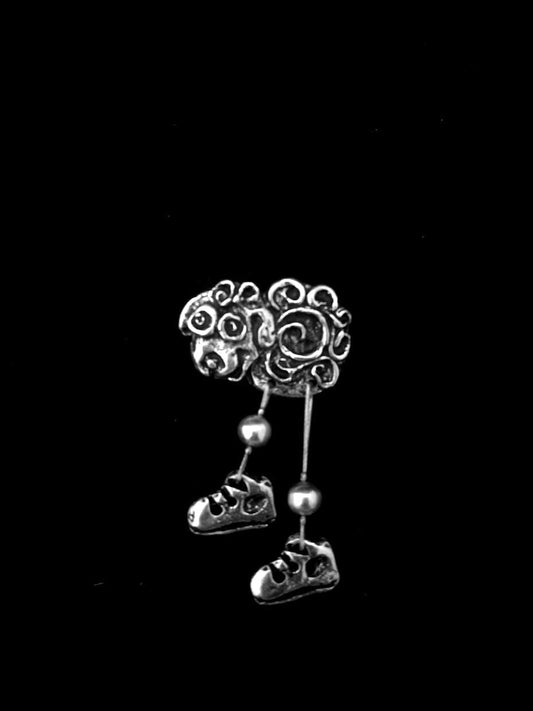 Logó lábú bárány kitűző