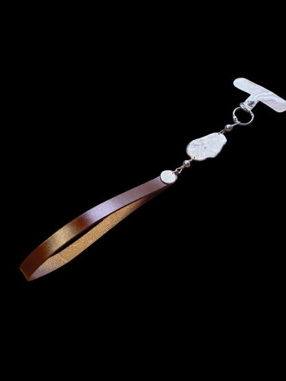 Plecsni csuklóra akasztható valódi bőr telefontartó