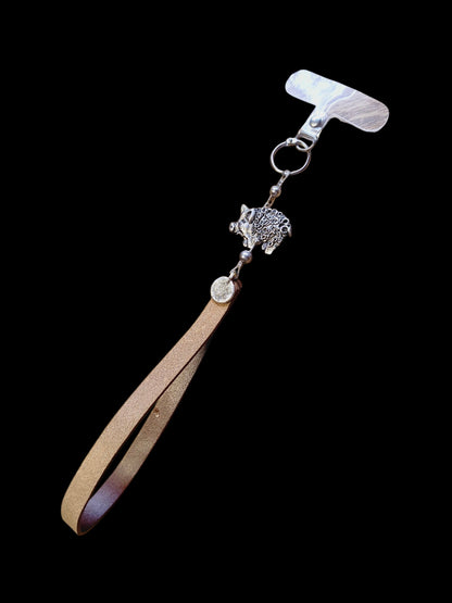 Mangalica csuklóra akasztható valódi bőr telefontartó