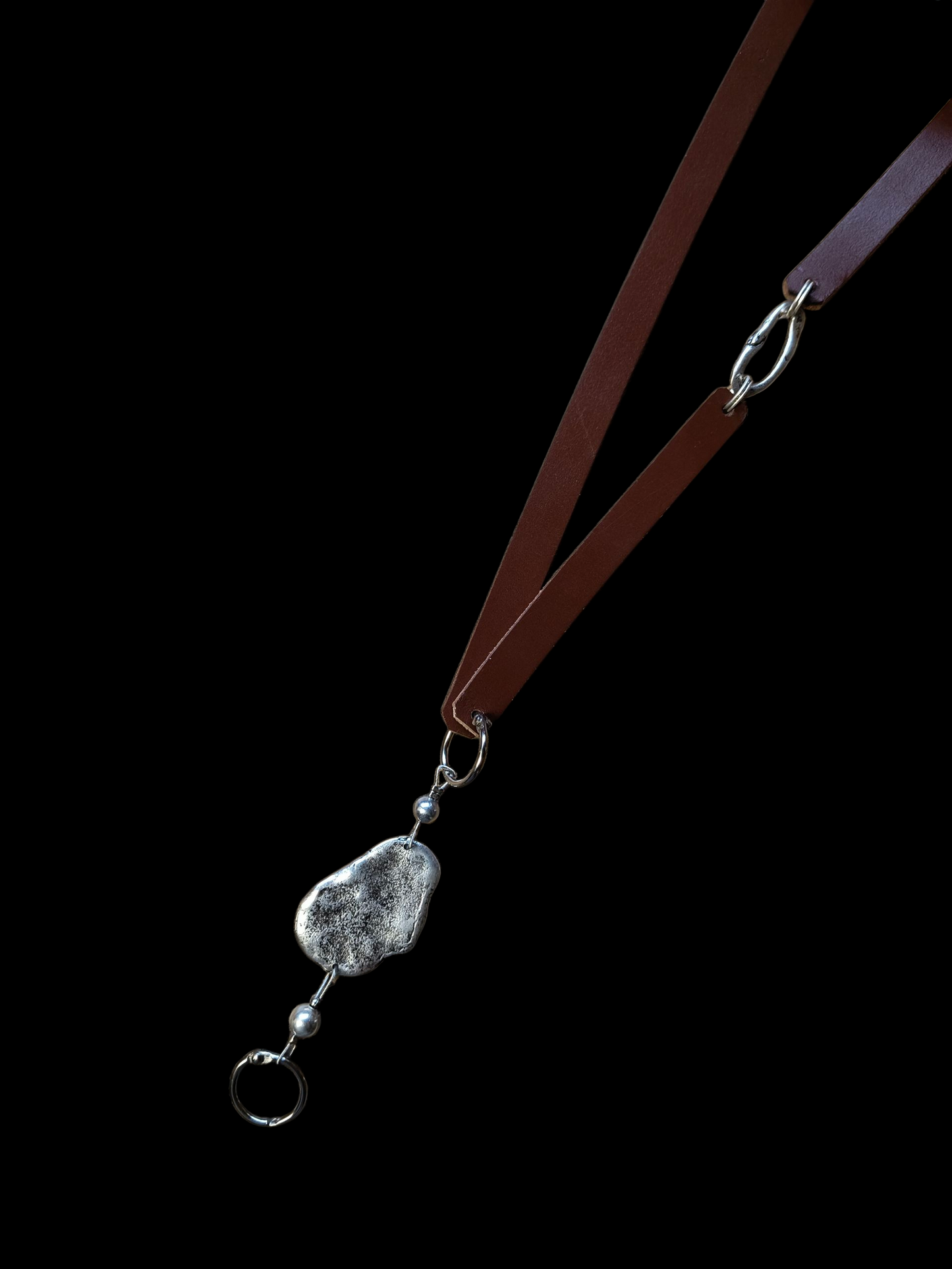 Plecsni vállra akasztható valódi bőr telefontartó