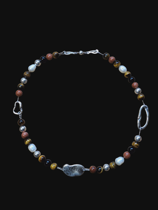 4 funkciós lánc föld színű kövekkel, pecsét medálokkal