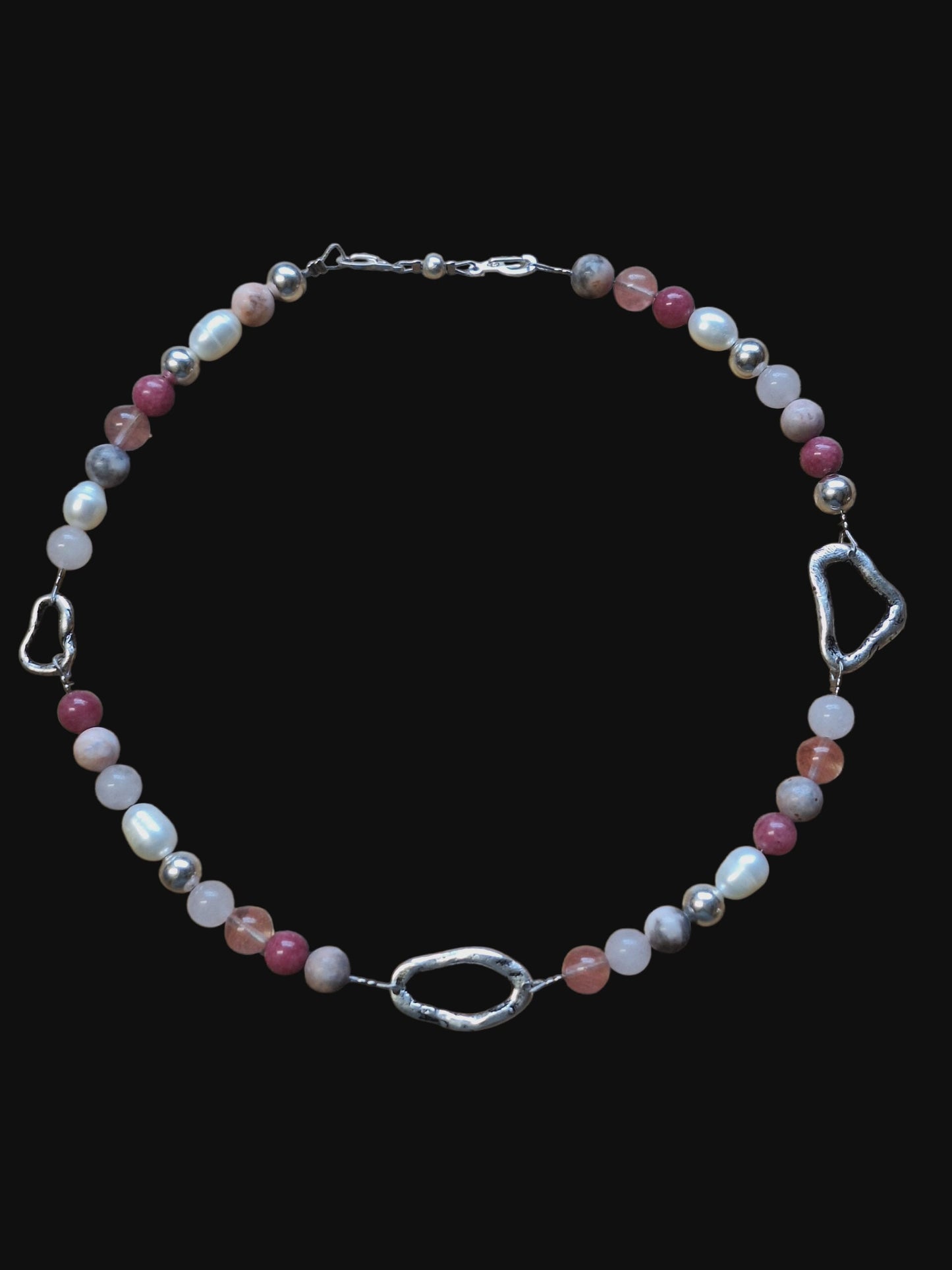 4 funkciós lánc rózsaszín kövekkel, pecsét medálokkal