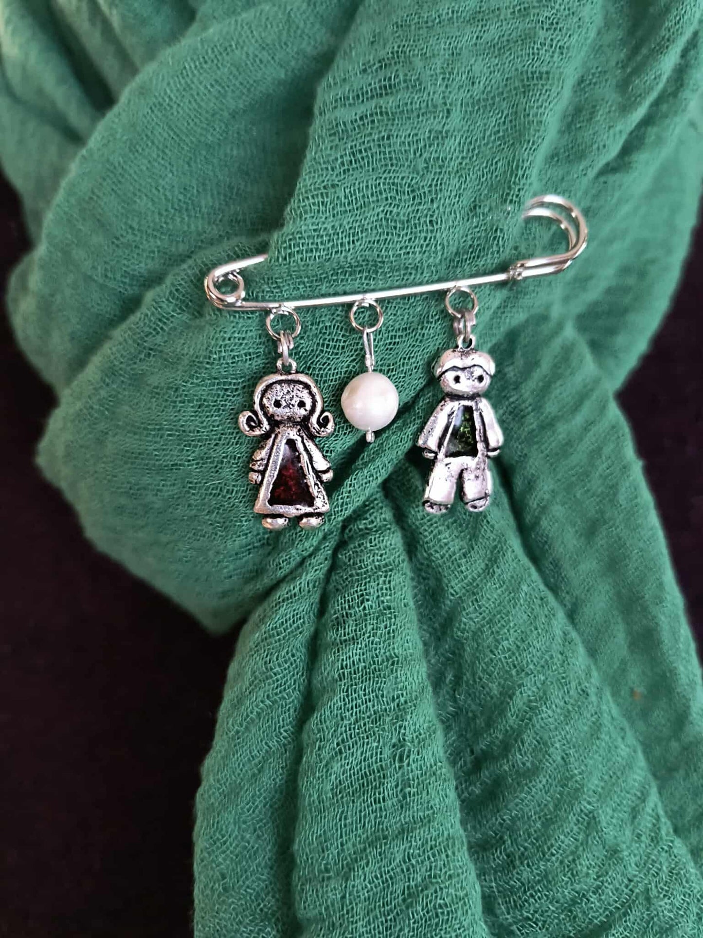 Hógolyózó gyerekek sáltű