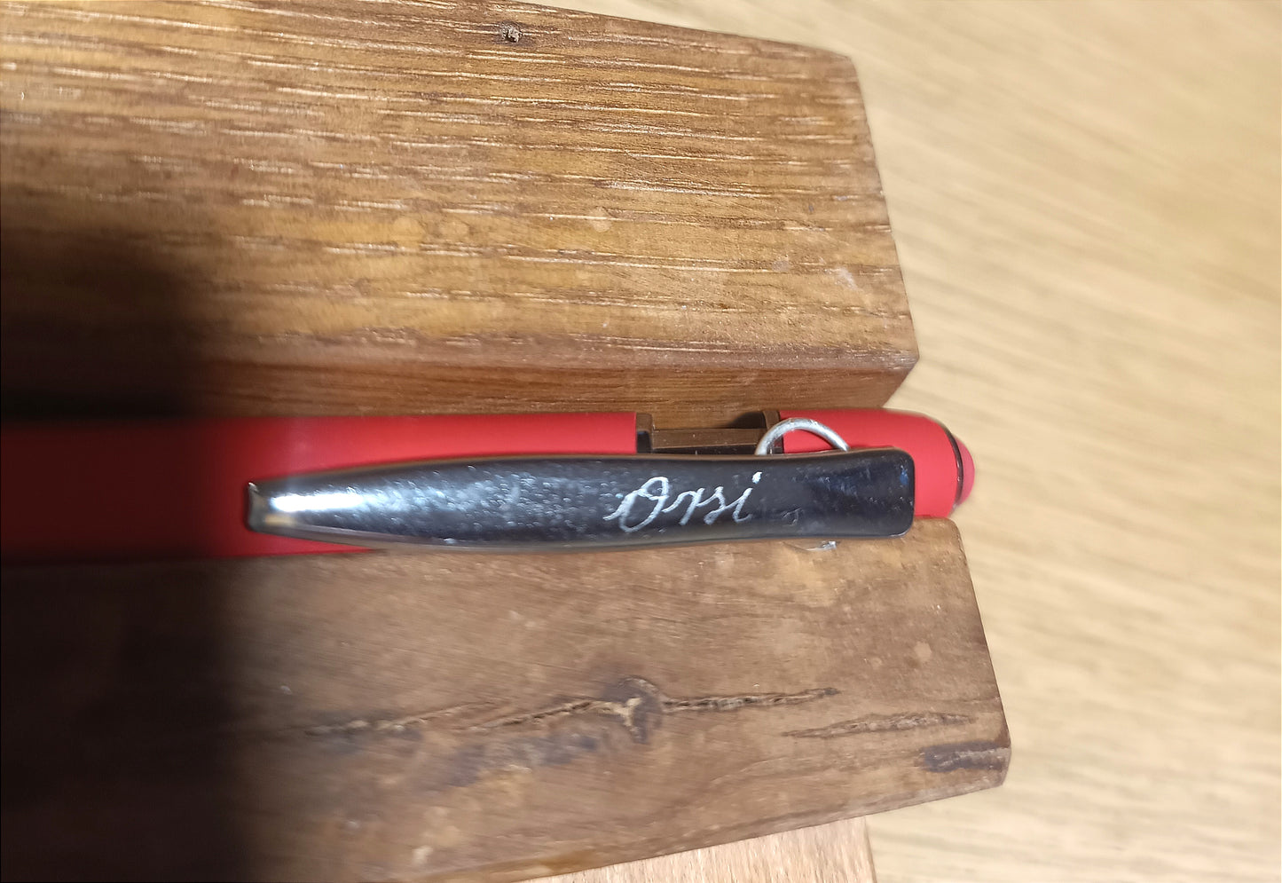 Kis fenyőfa toll