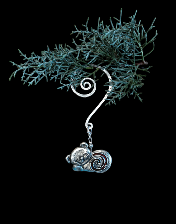 Alvó cica karácsonyfadísz