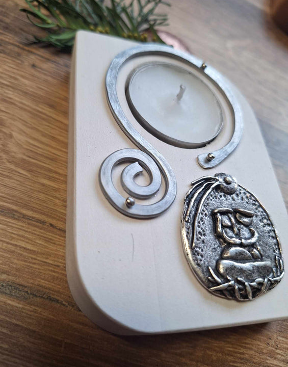 Jászol mécsestartó