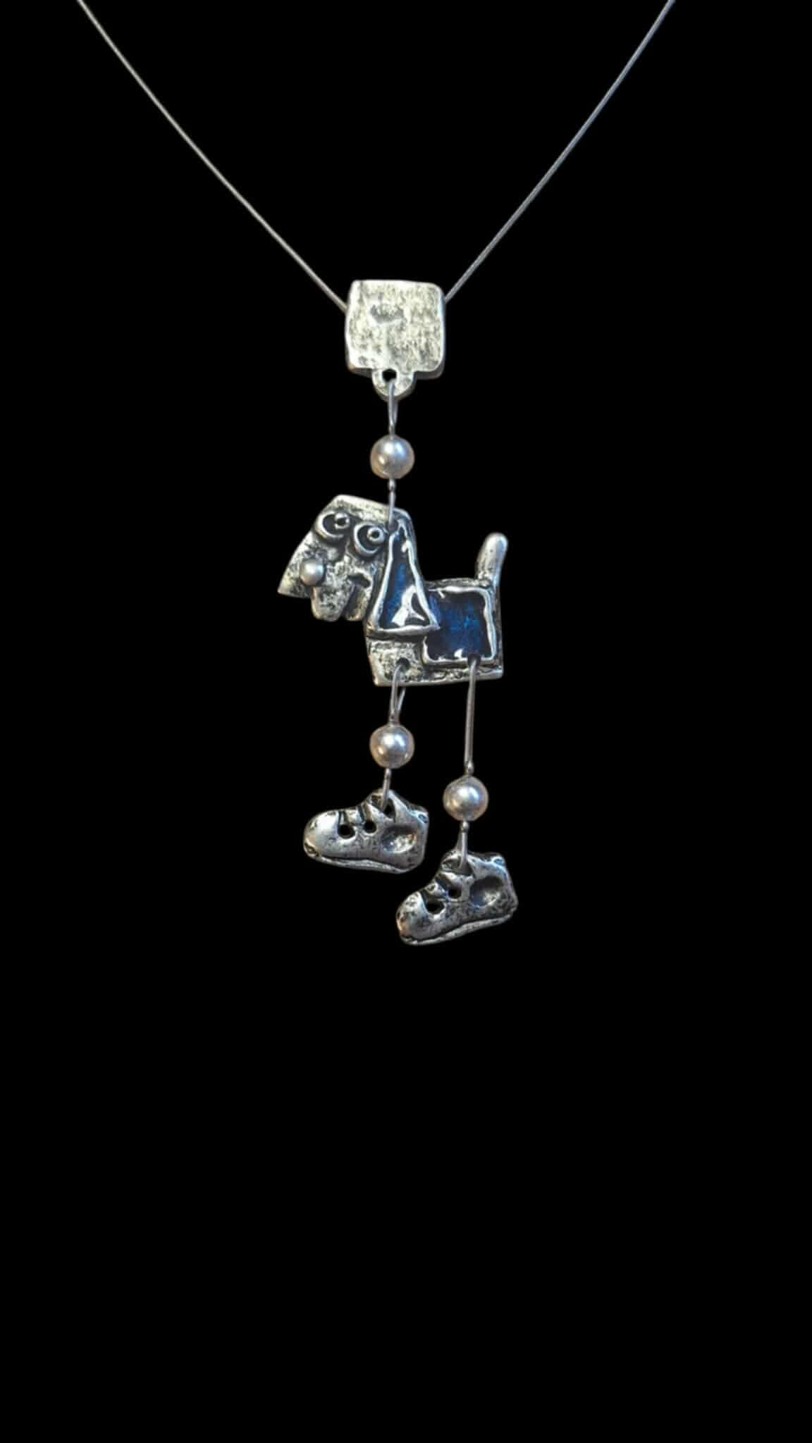 Hosszú lógó lábú kutyus nyaklánc