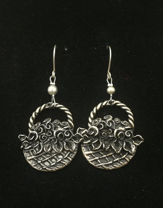 Virágos kosárka fülbevaló