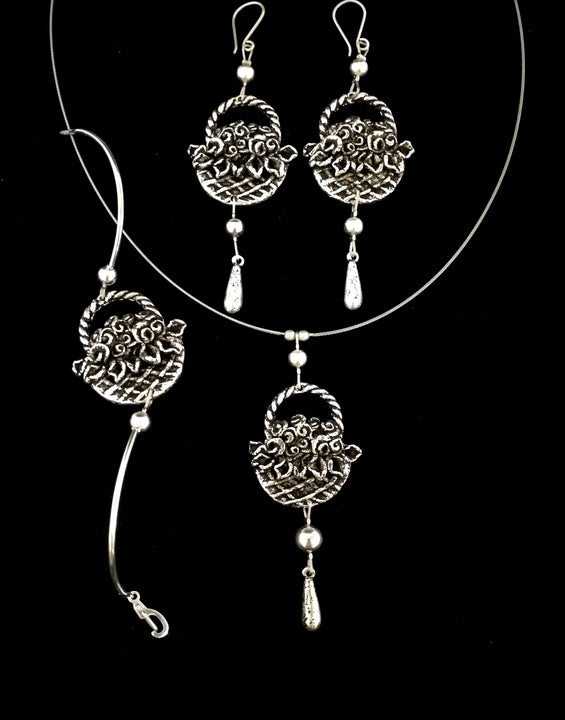 Virágos kosárka kollekció karkötővel